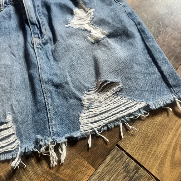 Distressed Hollister Denim Skirt - Picture 6 of 6